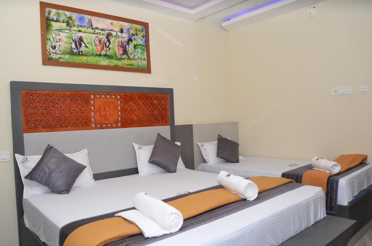 Hotel Panchavarnaa Rāmeswaram Exteriör bild