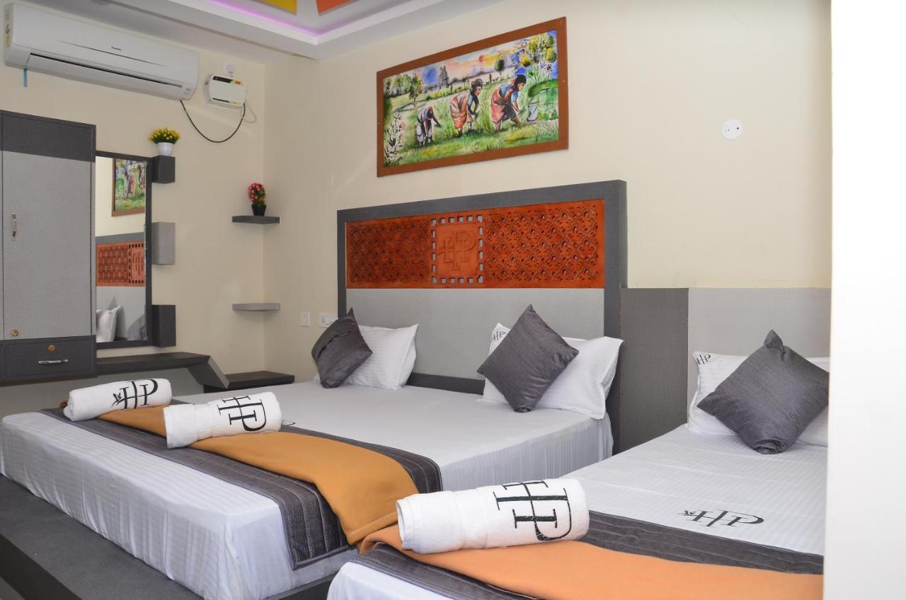 Hotel Panchavarnaa Rāmeswaram Exteriör bild